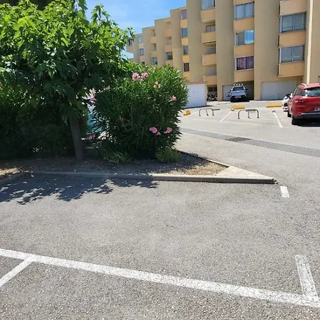 La Fregate Entre Et Centre *